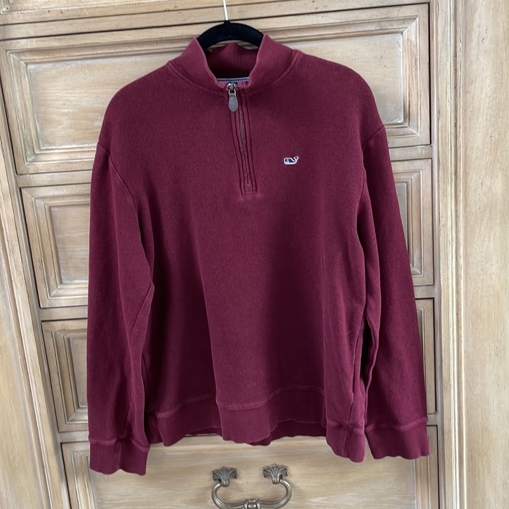 Vineyard Vines Men’s Med. Burgandy Cotton Quarter-zip. Excellent used condition